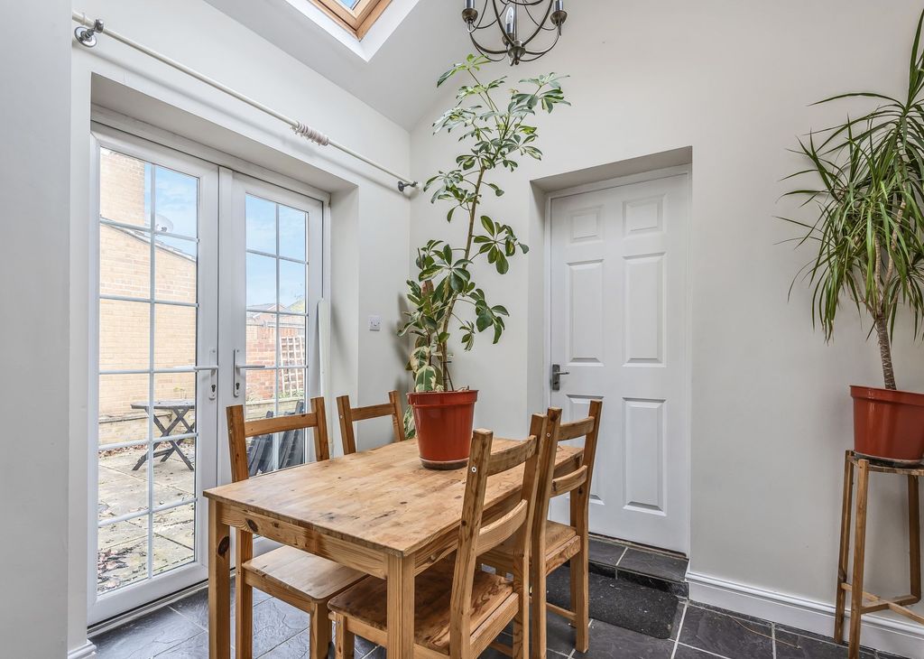 Property photo 3 of 17 Breakfast/Dining Area