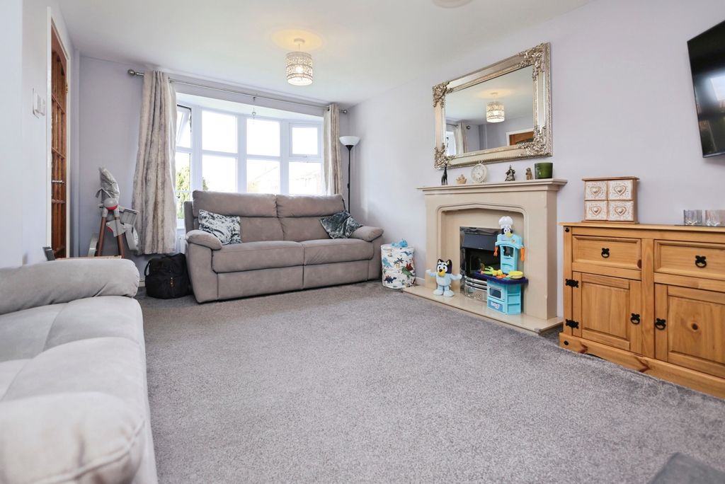 Property photo 3 of 21 Pbox-Img.Jpg