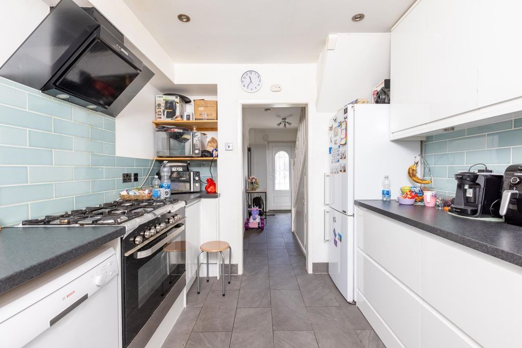 Property photo 1 of 14 58 Manor Road-13.Jpg