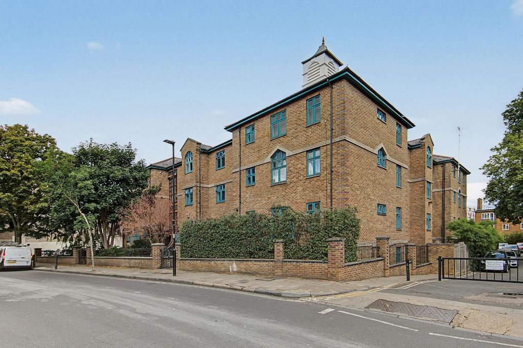 Property photo 2 of 12 Bishops Court N16-No Watermark-12.Jpg