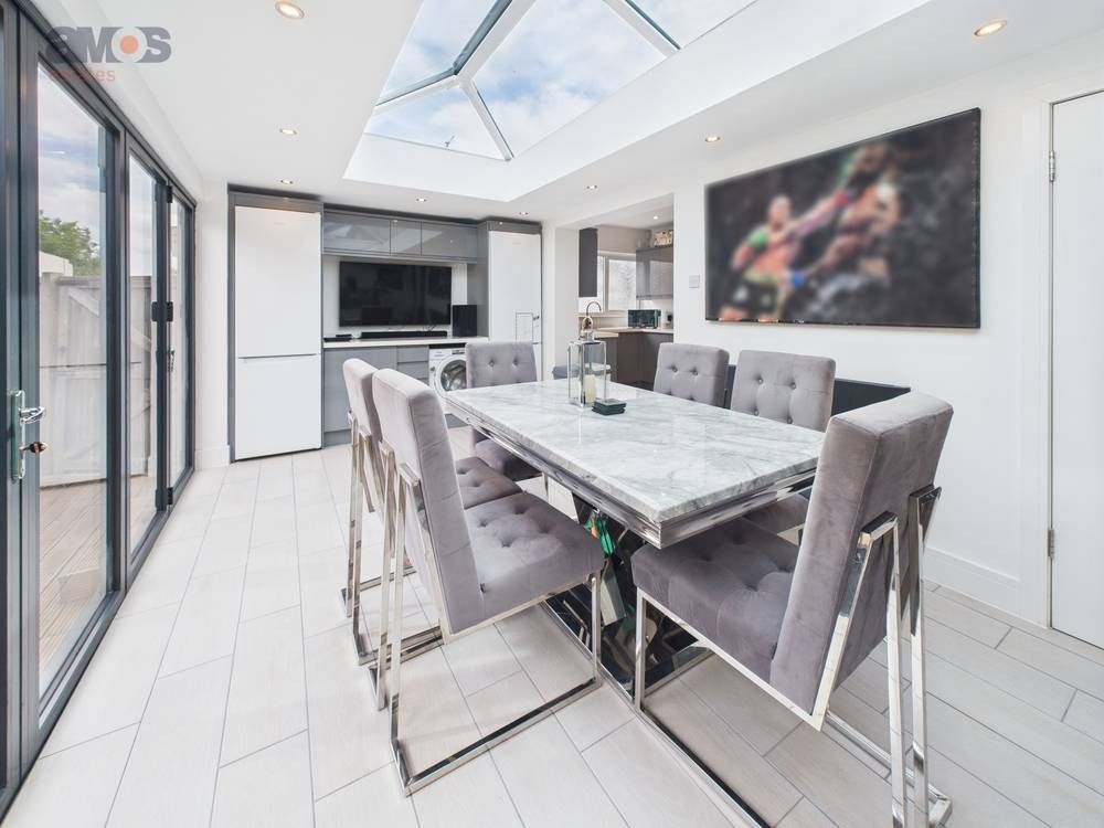 Property photo 2 of 19 4378523