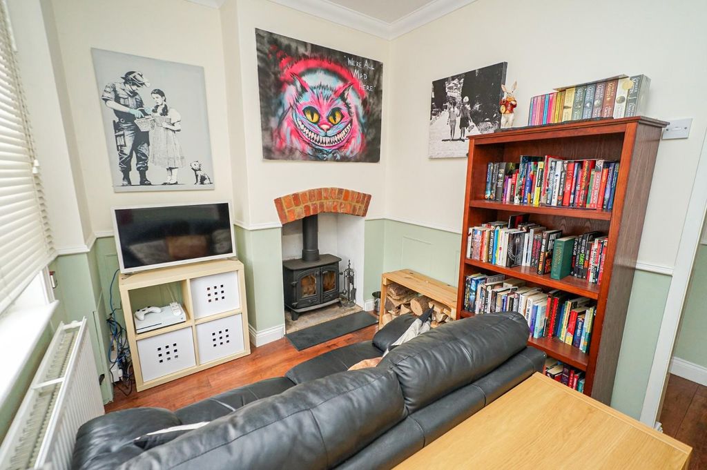 Property photo 2 of 24