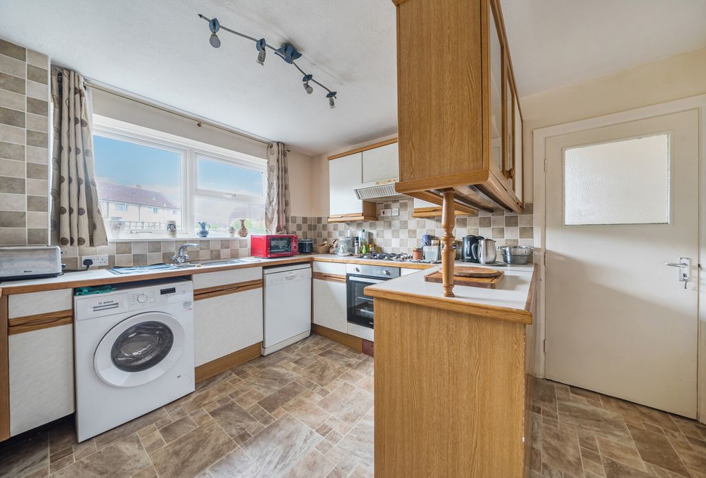 Property photo 3 of 15 1343384-12-68A5d0...