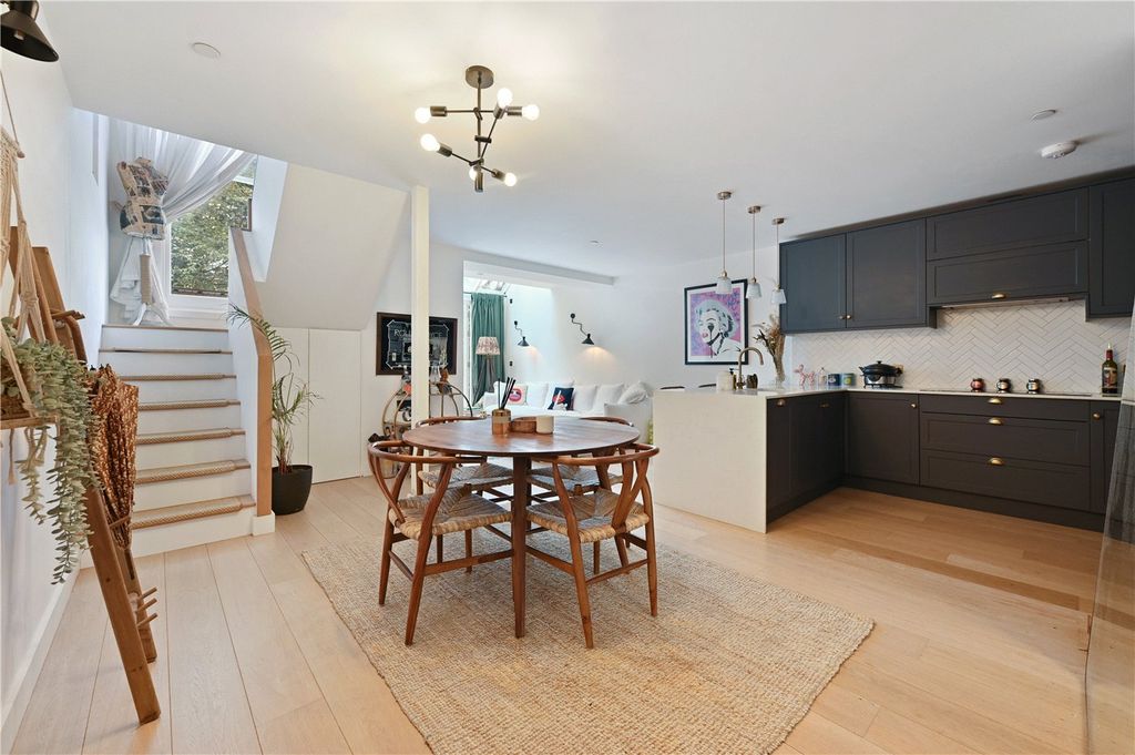 Property photo 3 of 10 Picture No. 27