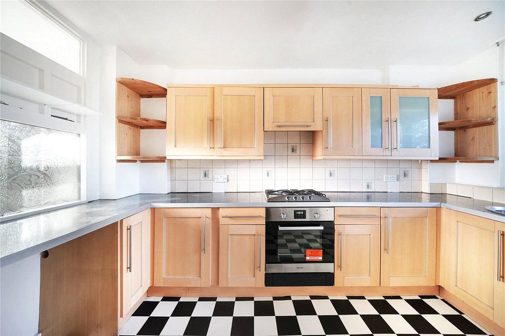 Property photo 3 of 14 Picture No. 06