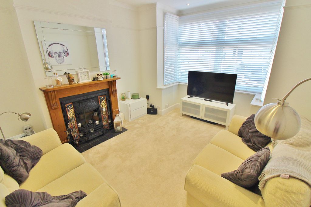 Property photo 3 of 22