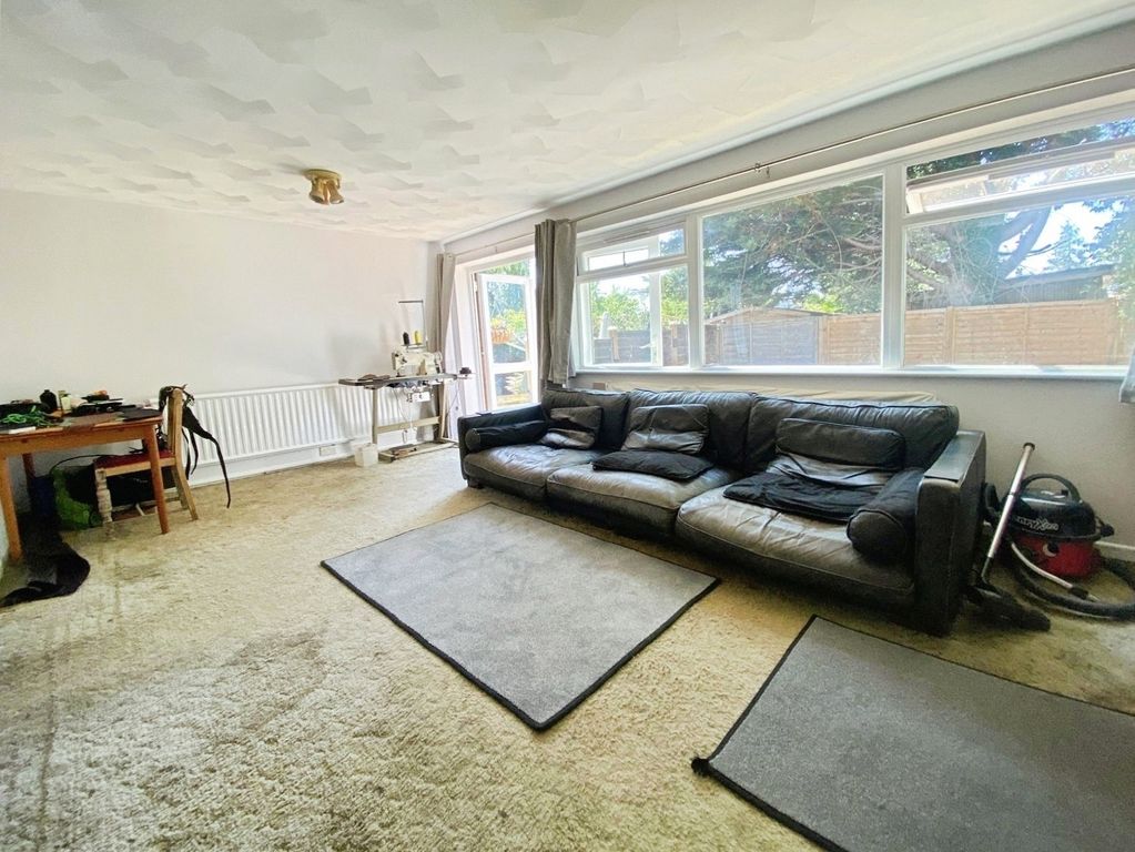 Property photo 2 of 8 Pbox-Img.Jpg