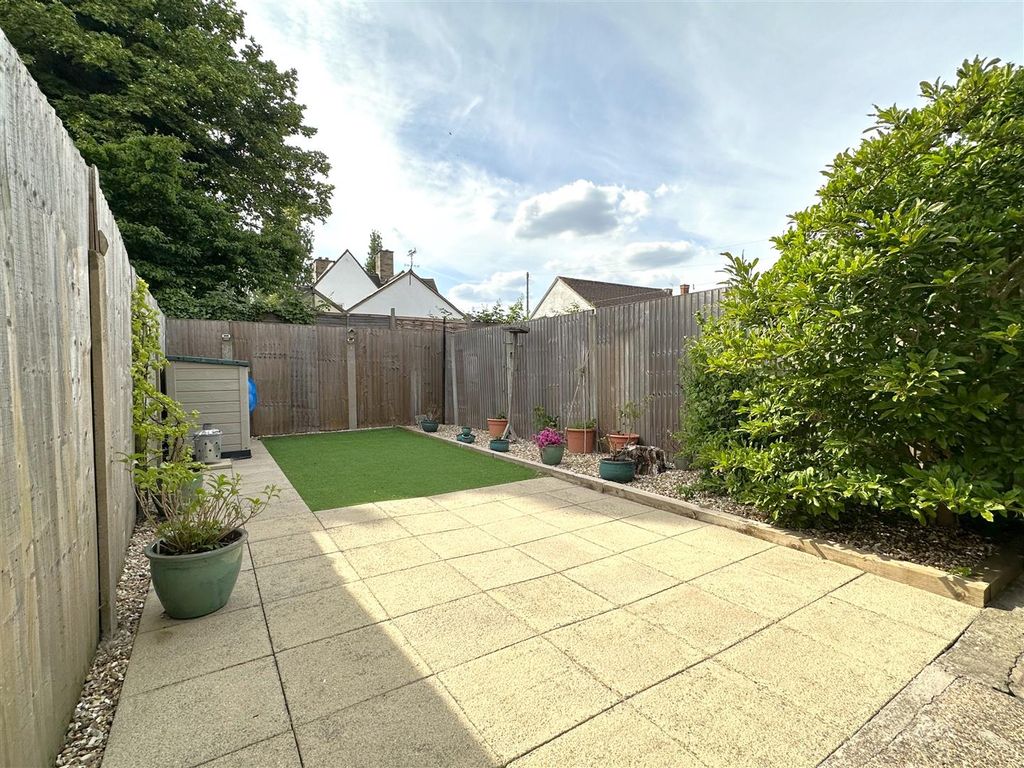 Property photo 3 of 20 Lovely Rear Garden 033