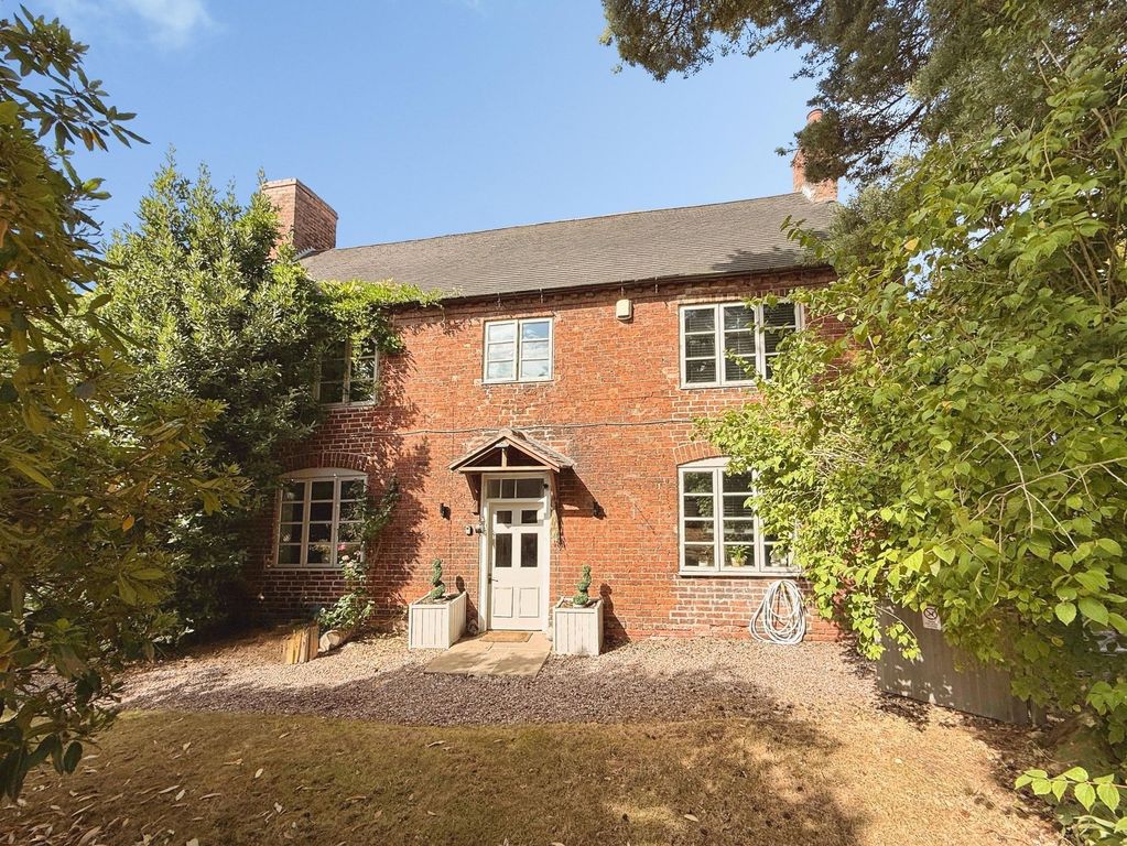Property photo 1 of 32