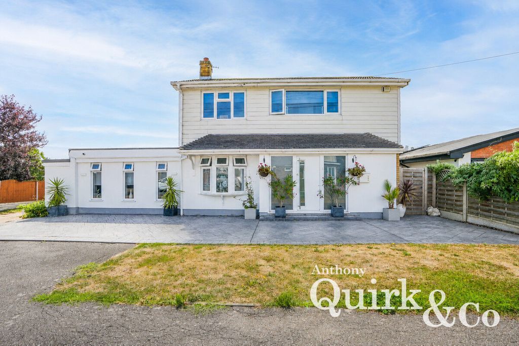 Property photo 1 of 28