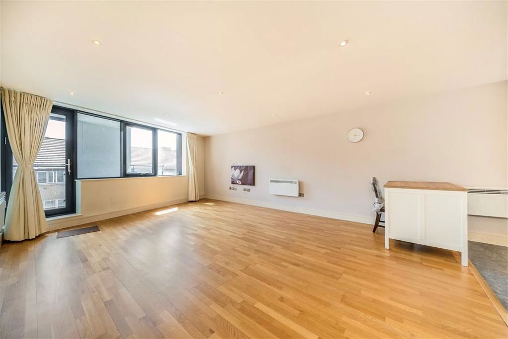 Property photo 2 of 8