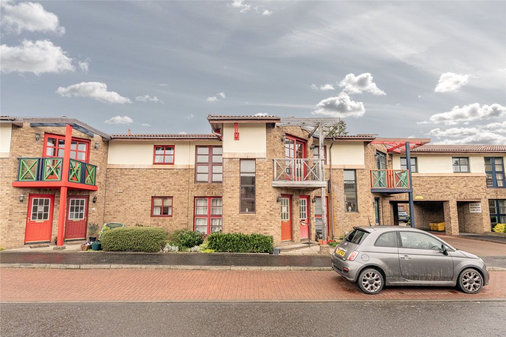 Property photo 1 of 21 Front Aspect