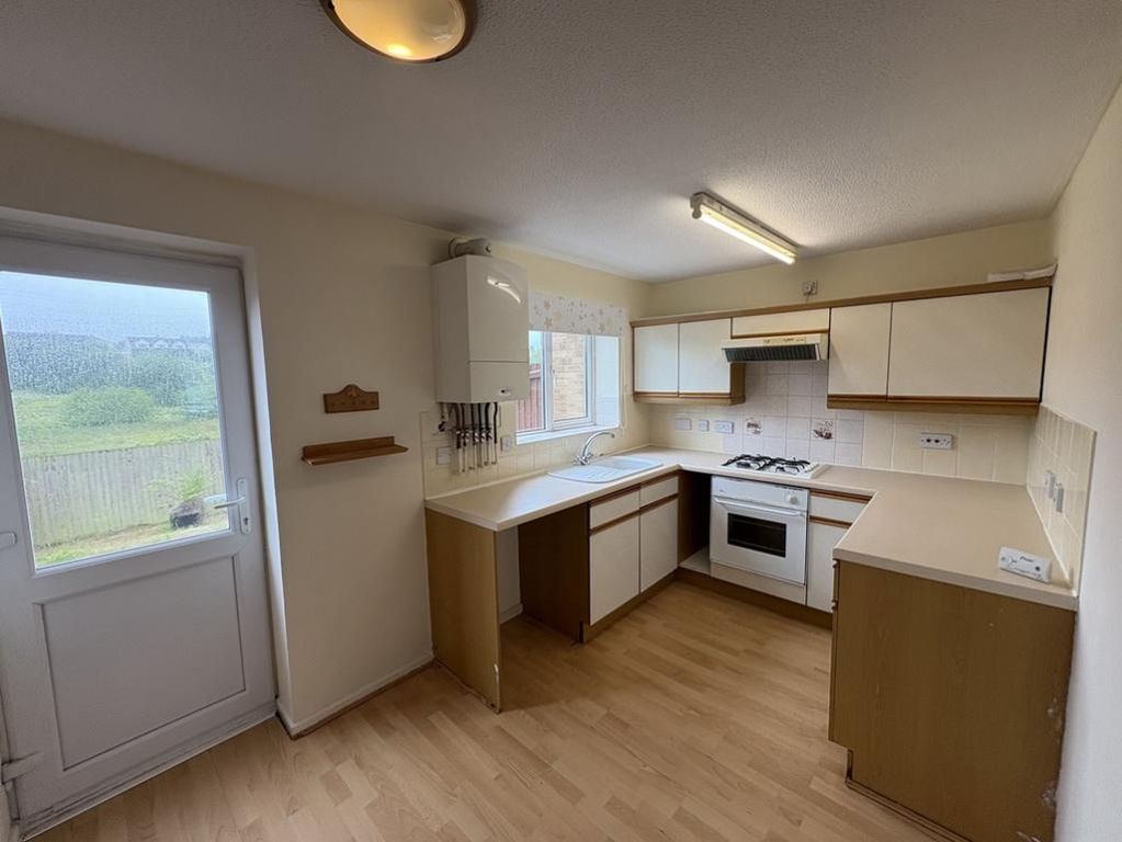 Property photo 3 of 7 Kitchen