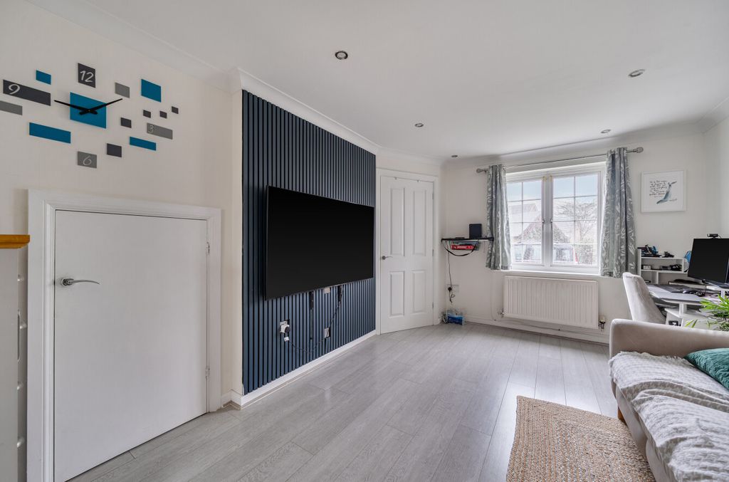 Property photo 2 of 16 1382407-2-691Da19...