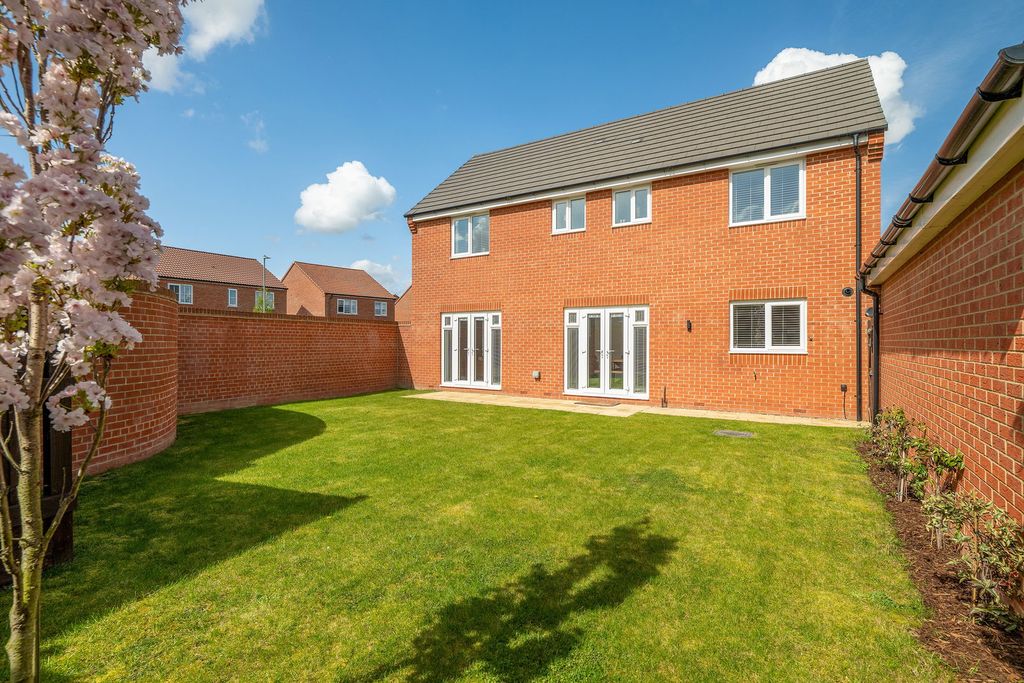 Property photo 3 of 20