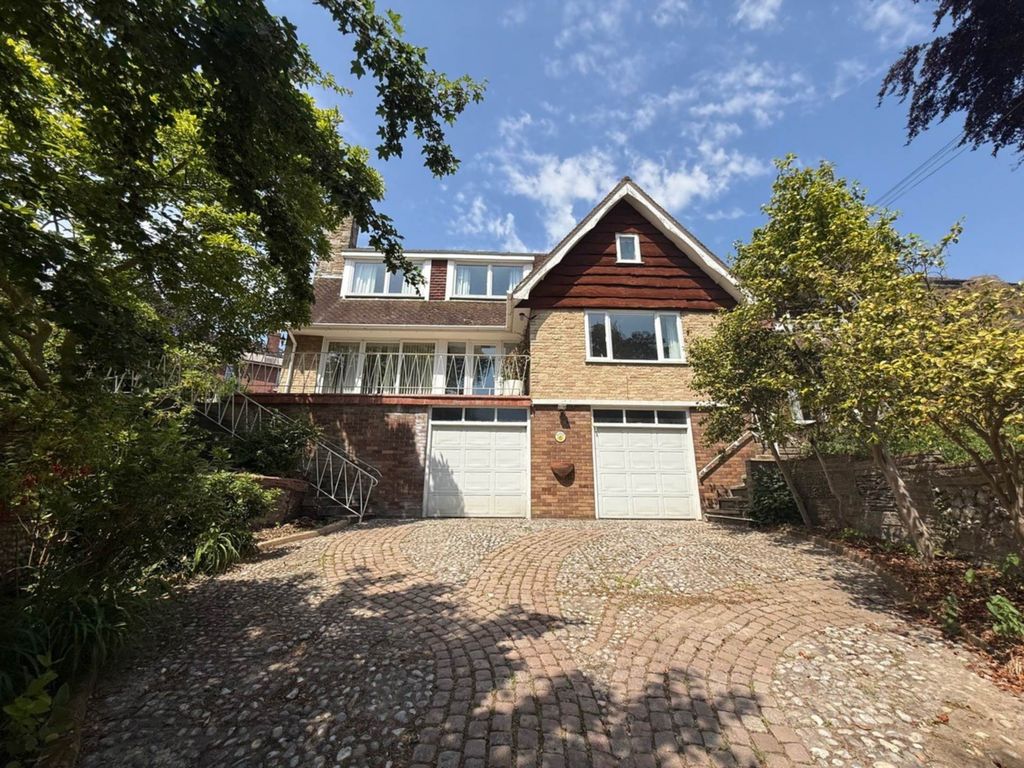 Property photo 2 of 35