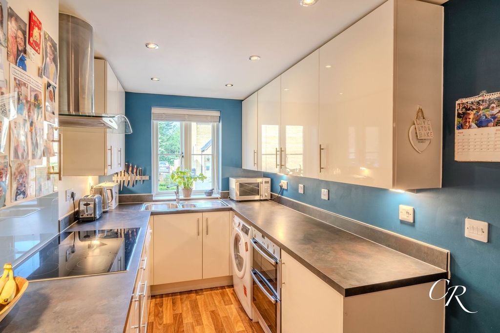 Property photo 2 of 18