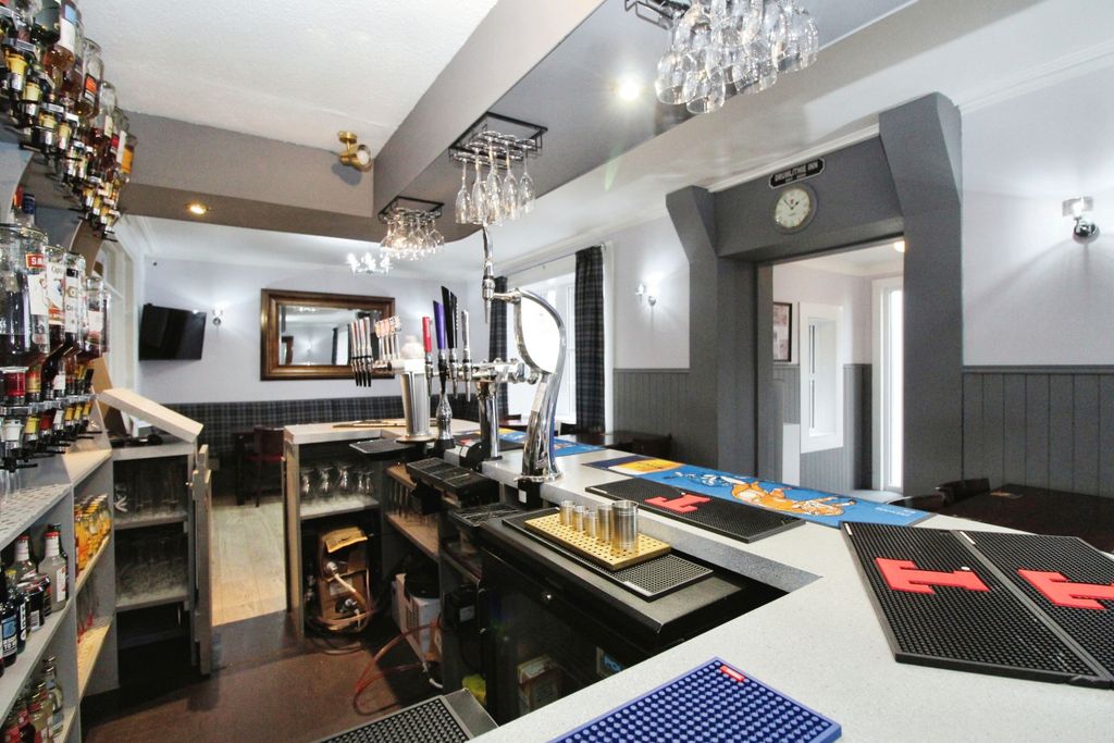 Property photo 3 of 34 3.Jpg