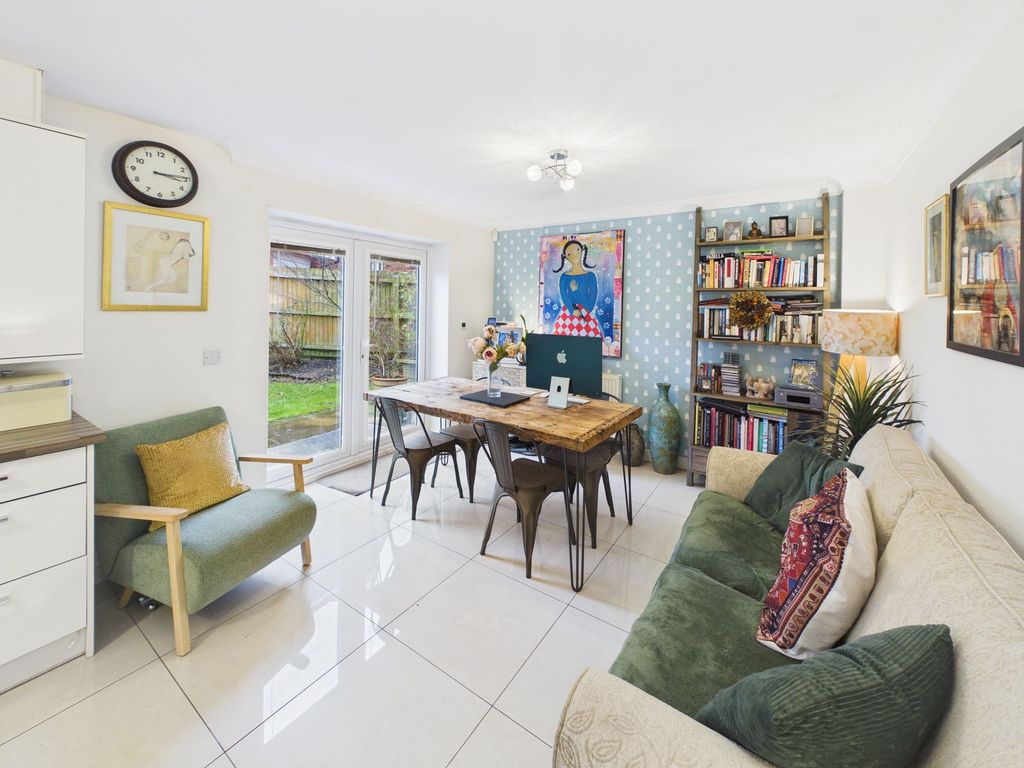 Property photo 3 of 34