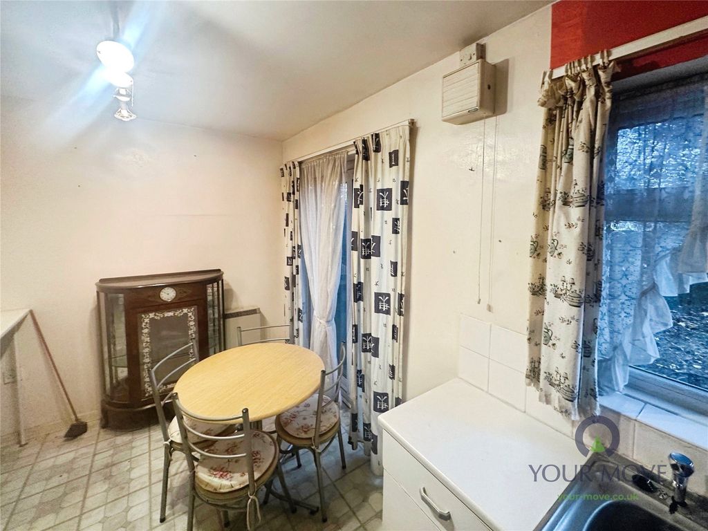 Property photo 3 of 12 Kitchen/Dining Room