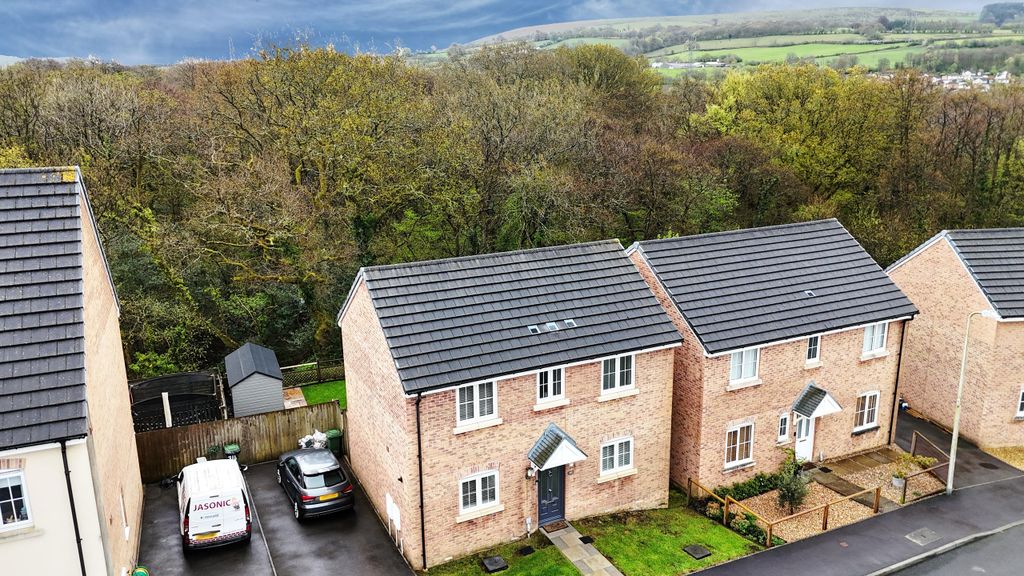 Property photo 2 of 26 F5Fad8c0-4Ab3-4B7c-A129-B63c1F615Ea0.Jpeg