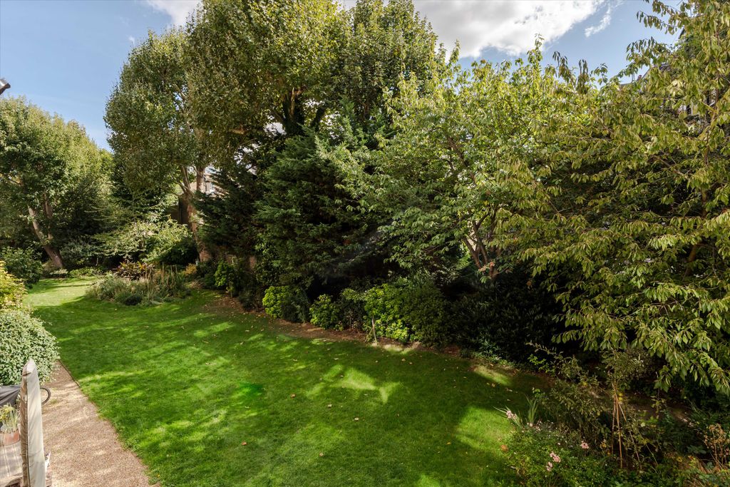 Property photo 3 of 18 Image