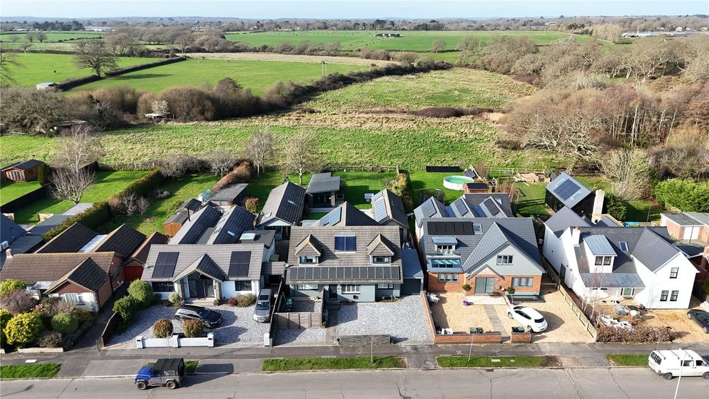 Property photo 1 of 22 Picture No. 02