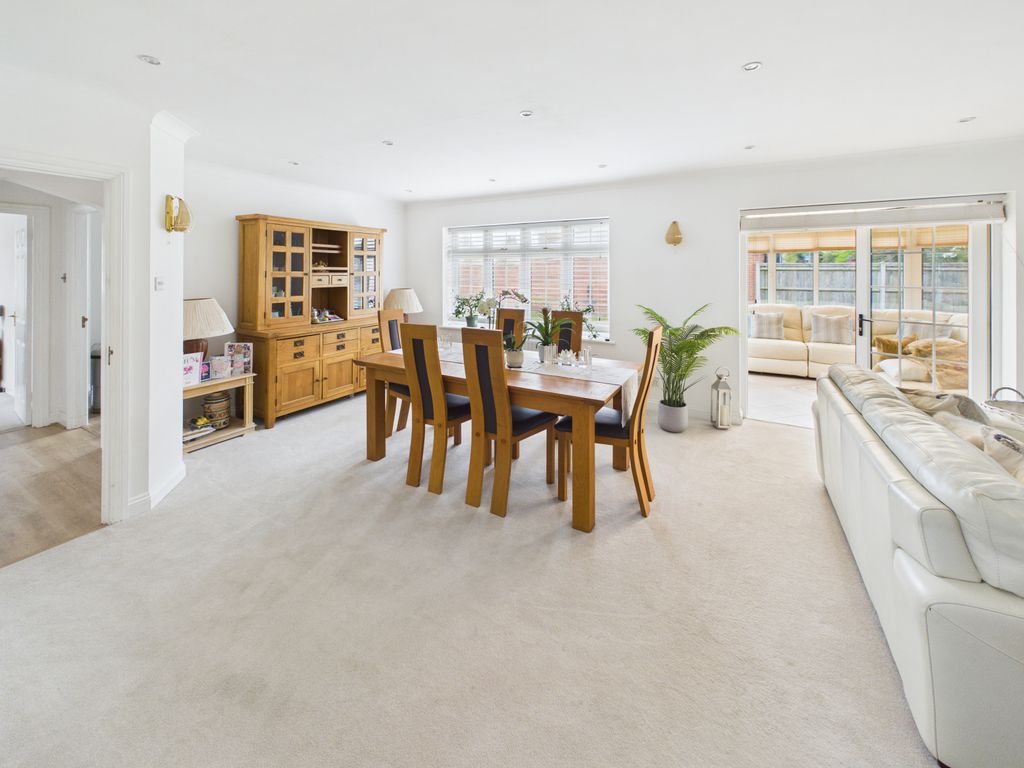 Property photo 3 of 14 Gallery