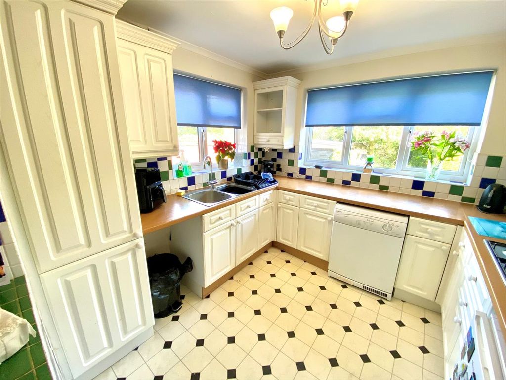Property photo 2 of 14 Kitch 2.Jpg
