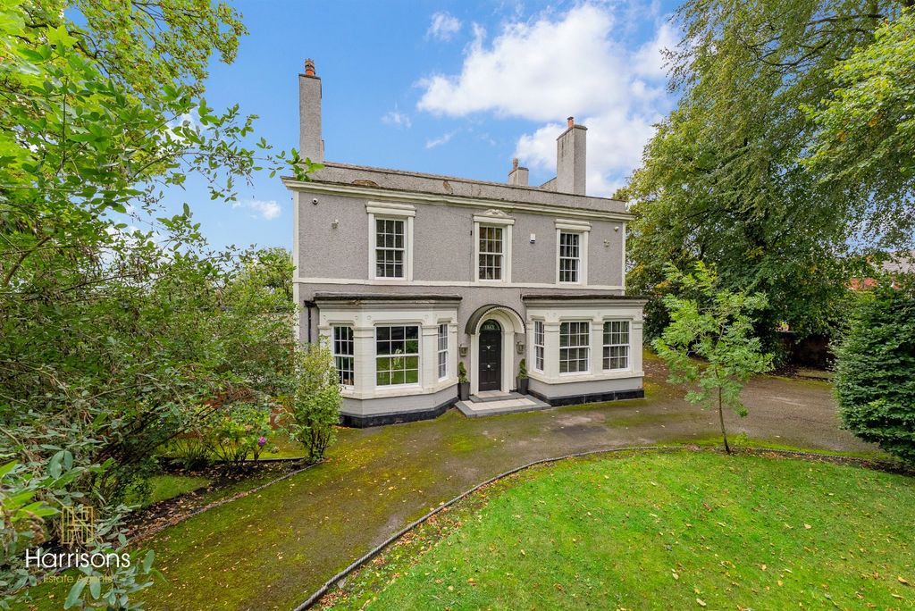 Property photo 2 of 74 5443273