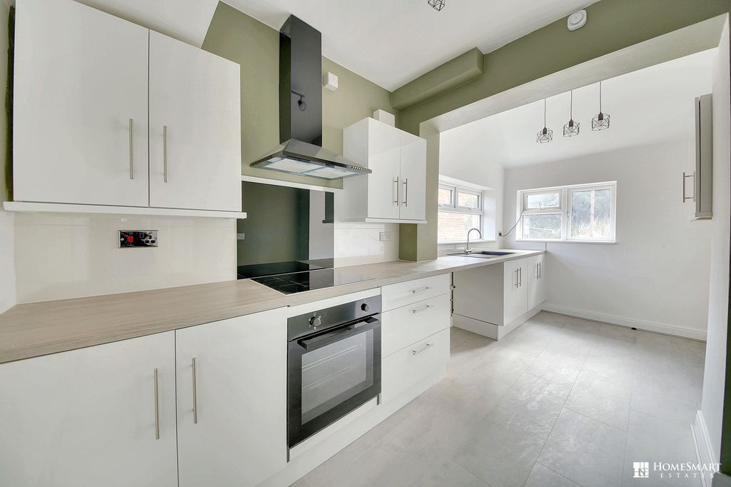 Property photo 2 of 20 Kitchen