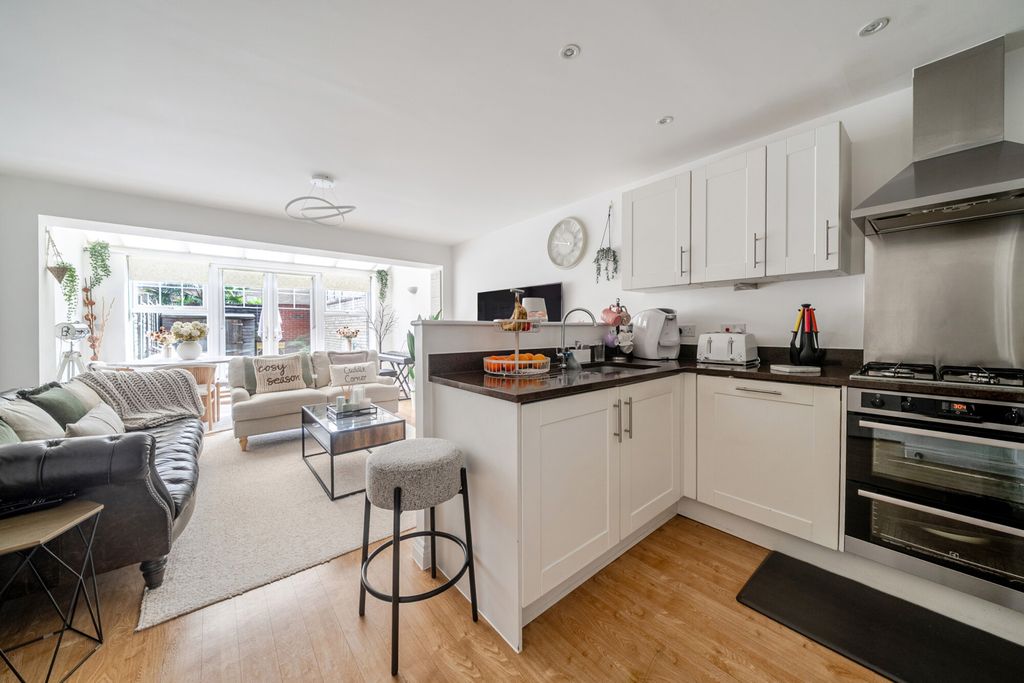 Property photo 3 of 19 1521339-20-6Aabca...