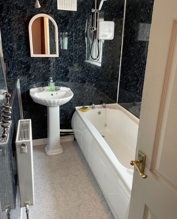 Property photo 2 of 4 Bathroom