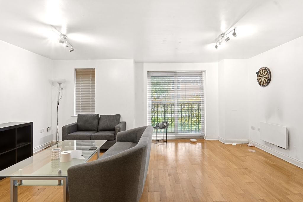 Property photo 2 of 19 Living Space