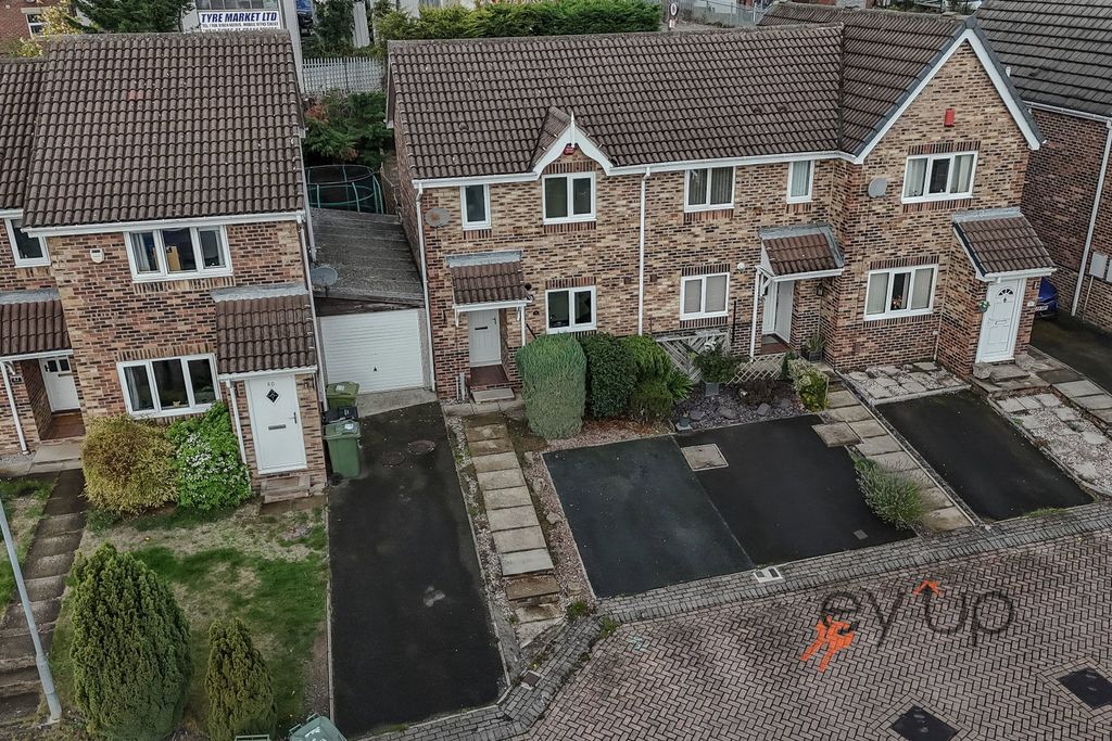 Property photo 2 of 12