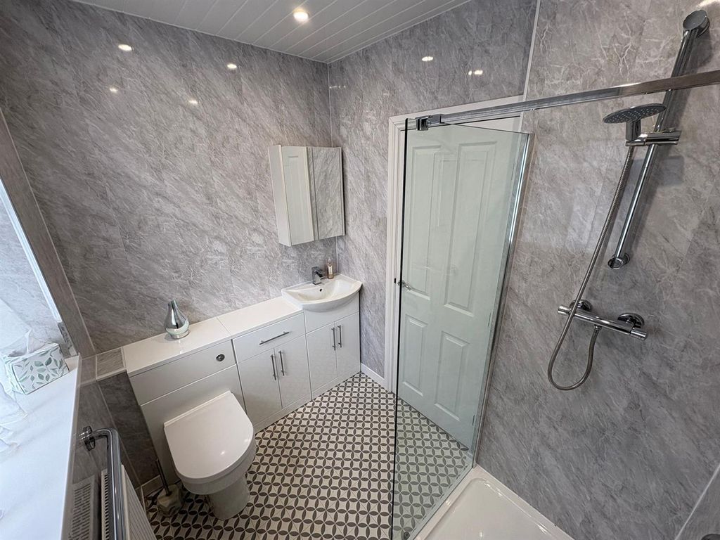 Property photo 3 of 16 Shower Room