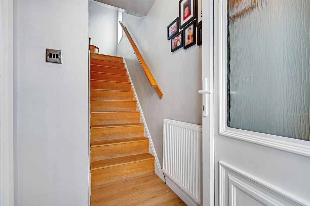 Property photo 3 of 28 Hilltop Avenue-19.Jpg