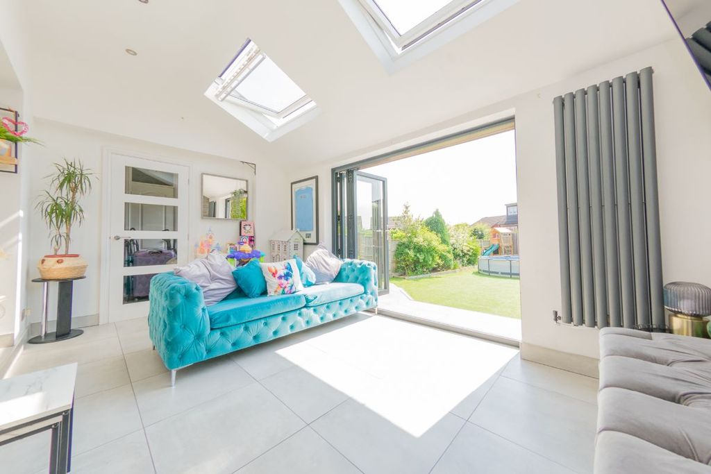 Property photo 3 of 31