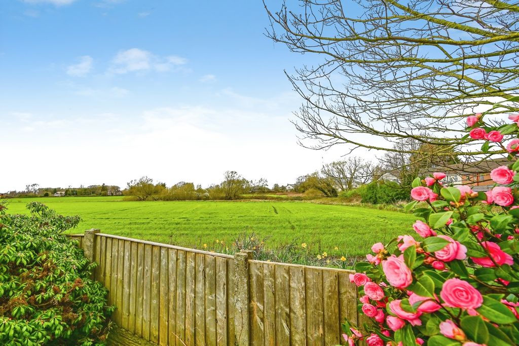 Property photo 3 of 15 Pbox-Img.Jpg