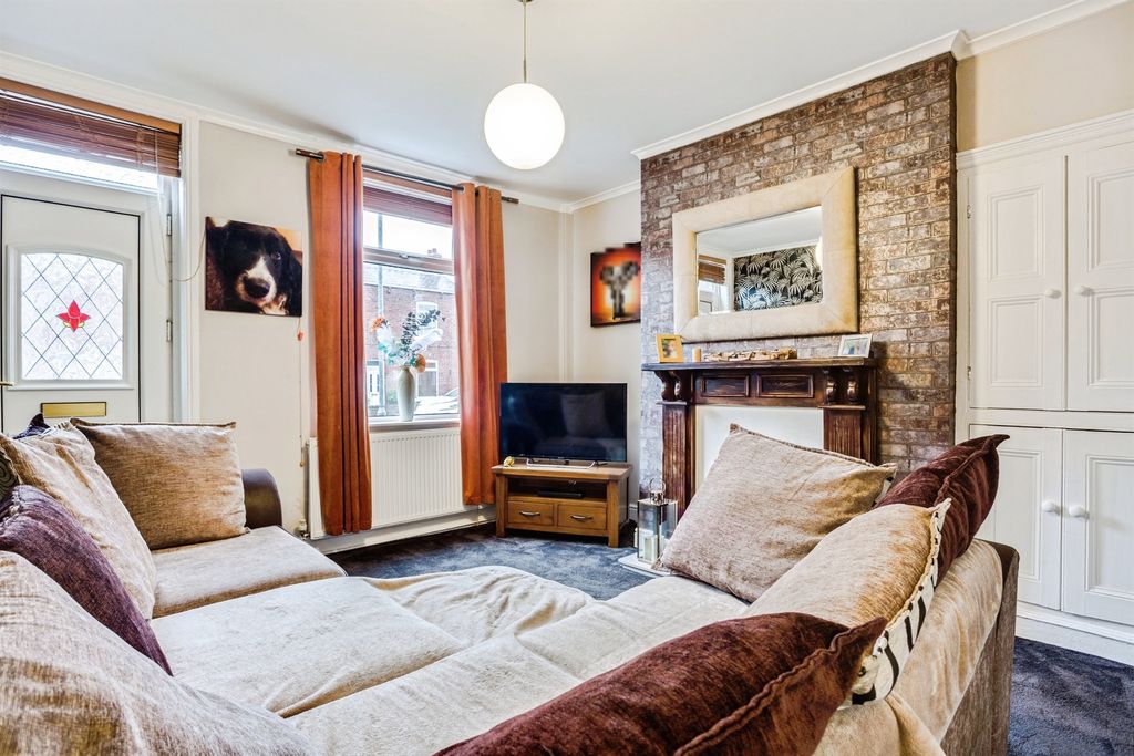 Property photo 2 of 10