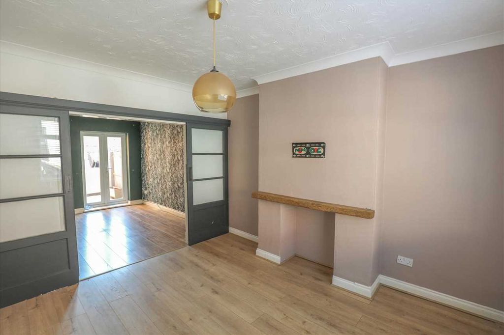 Property photo 2 of 10 Lounge