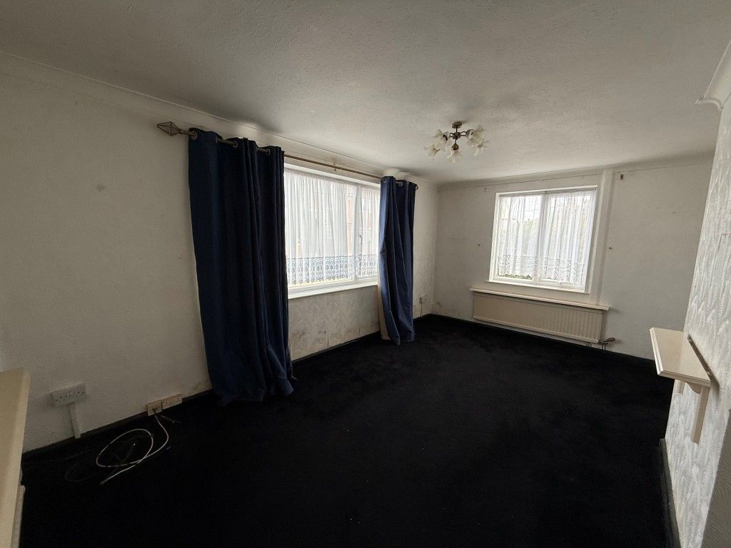 Property photo 2 of 17 Carpeted Lounge With Dual Aspect Windows And Radiator
