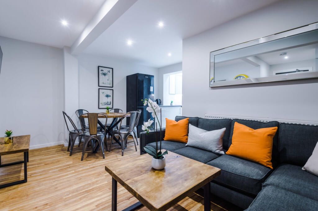 Property photo 2 of 11 Gallery