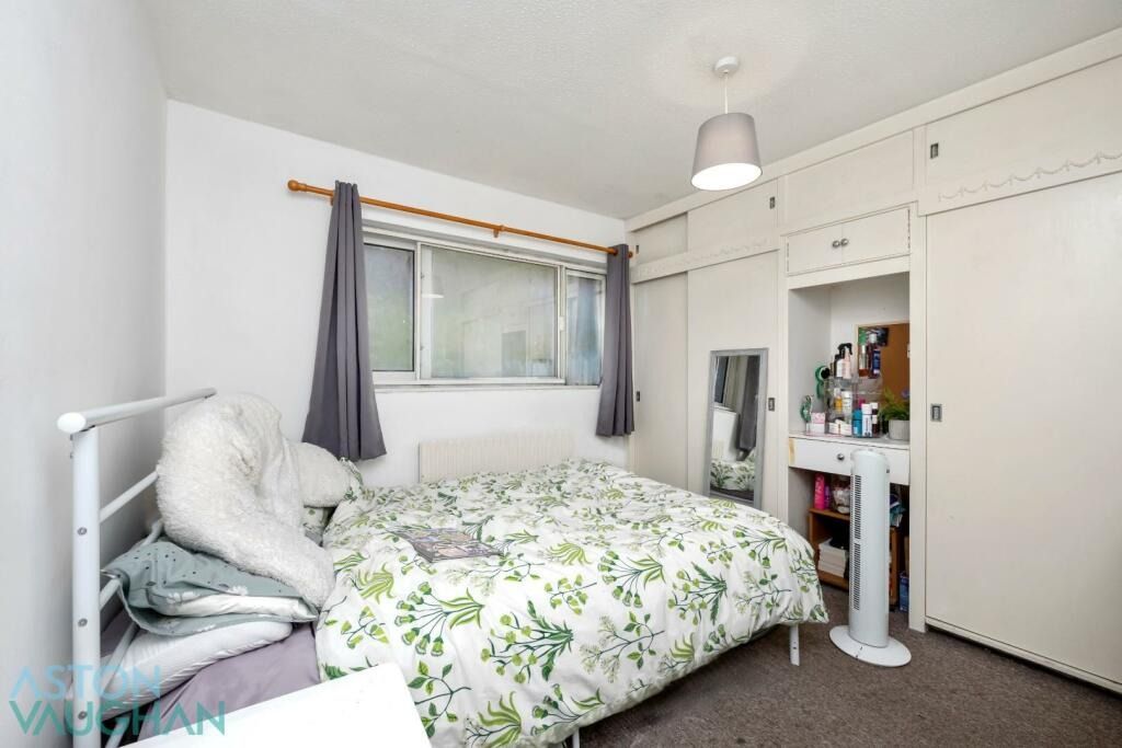 Property photo 3 of 10 4560702