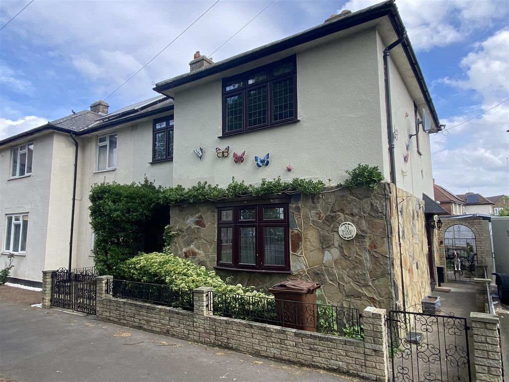 Additional image 24 of 4 bed semi-detached house for saleWood Lane, Dagenham RM8