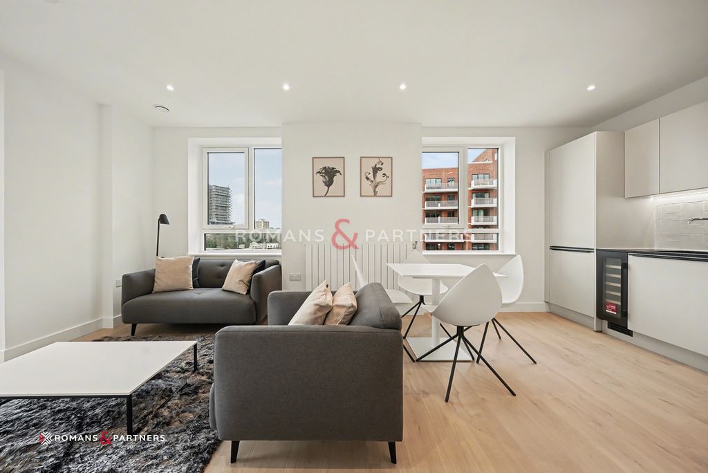 Property photo 3 of 19