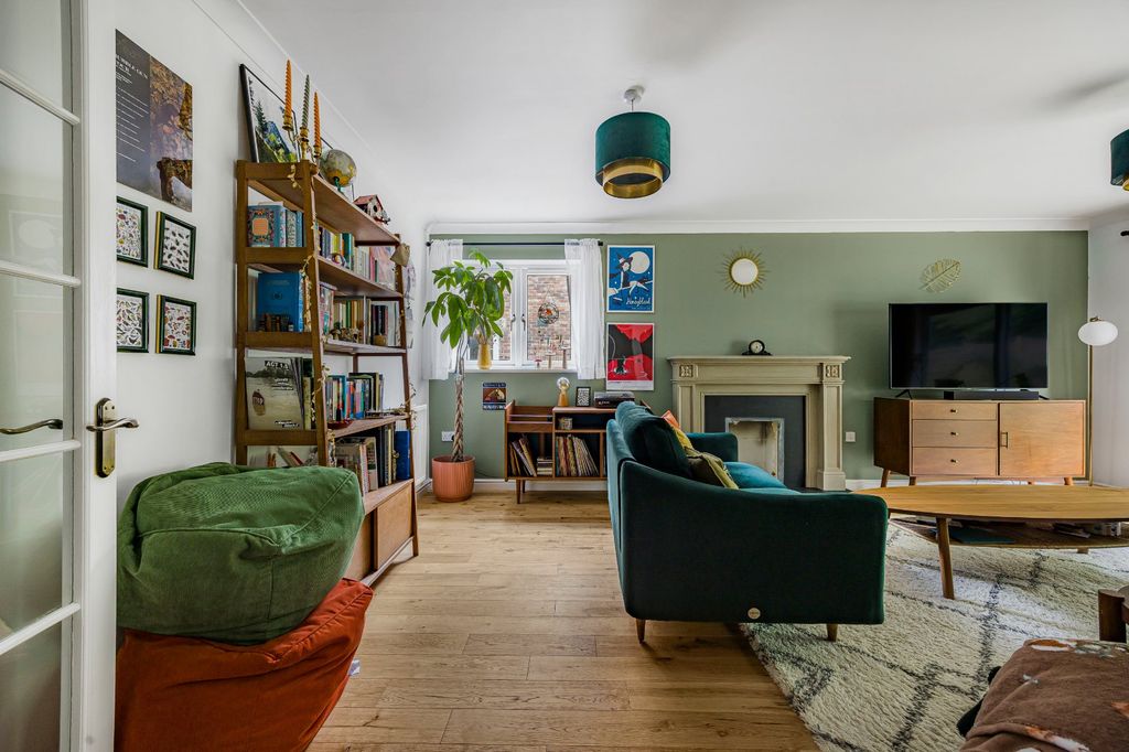 Property photo 2 of 37 Picture No. 02