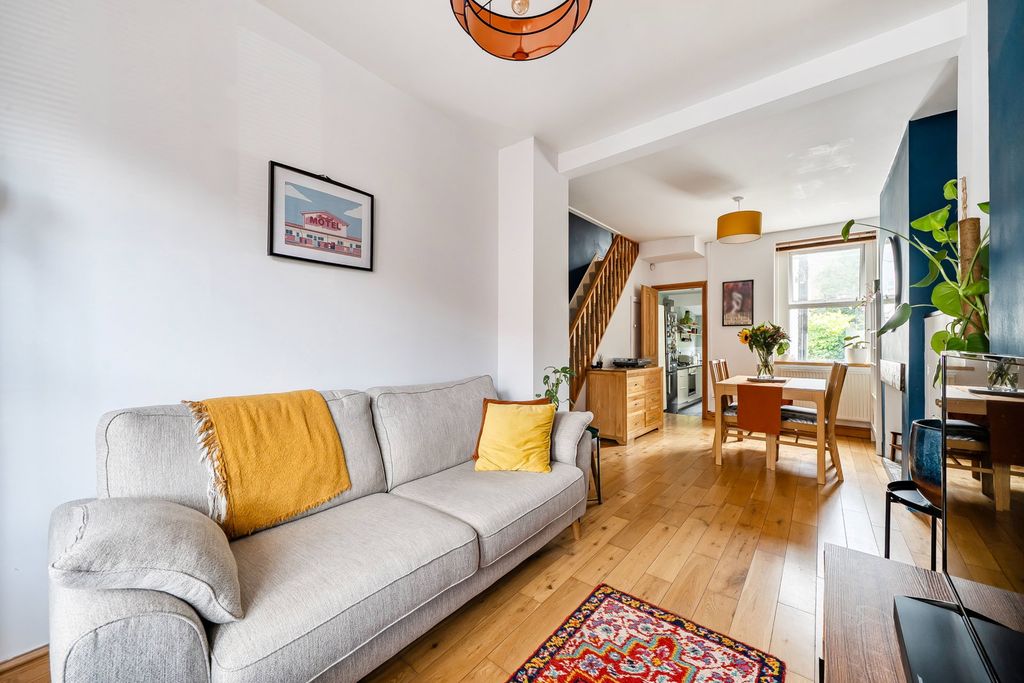 Property photo 2 of 22