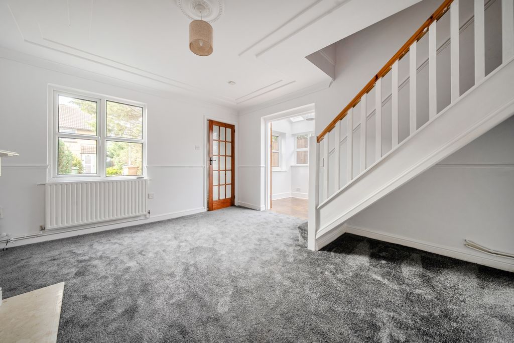 Property photo 3 of 13 Kelso Court, Living Room