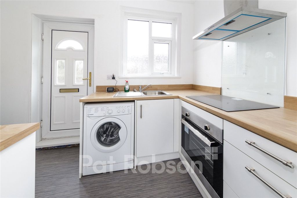 Property photo 2 of 12 Picture 2